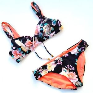 BECCA First Date Print 2 Piece Bikini. Top Size M Bottoms Size S.